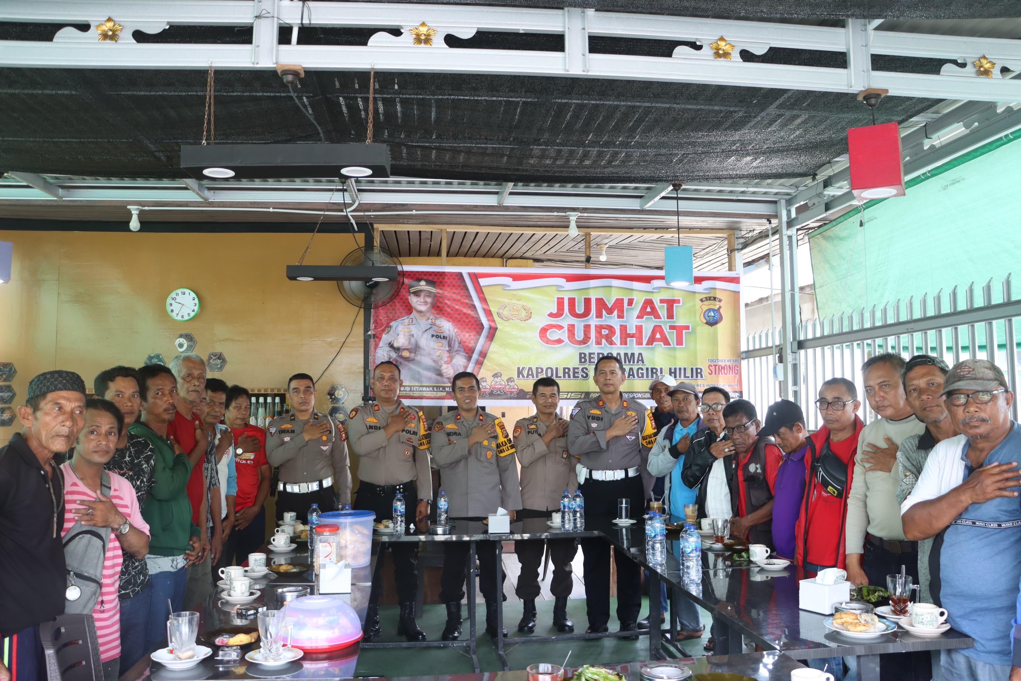 Jumat Curhat, Wakapolres Inhil Dengarkan Curhatan Abang Gojek