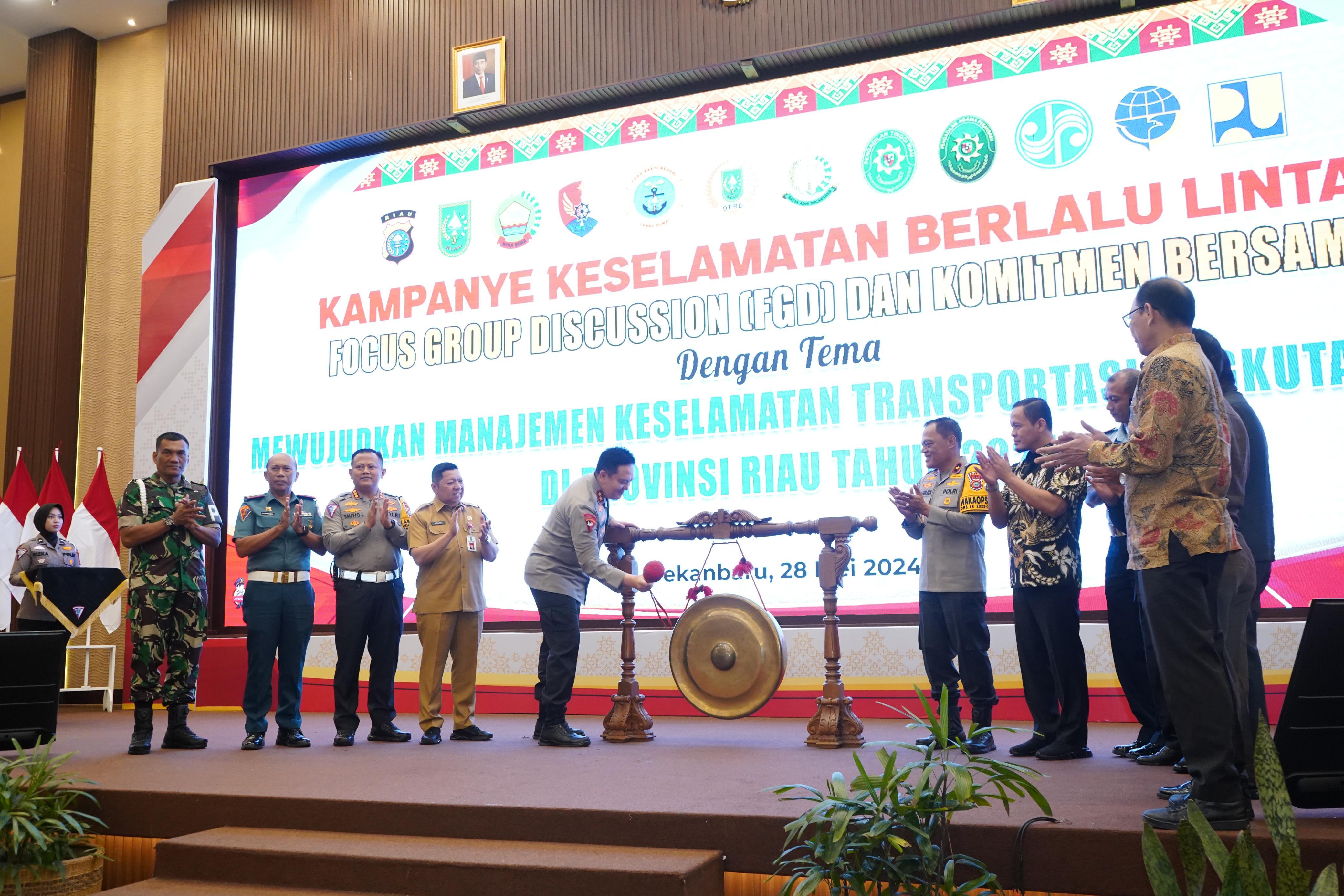 Tekan Angka Lakalantas, Polda Riau Gelar FGD Keselamatan Berlalu Lintas Bersama Pengusaha Angkutan