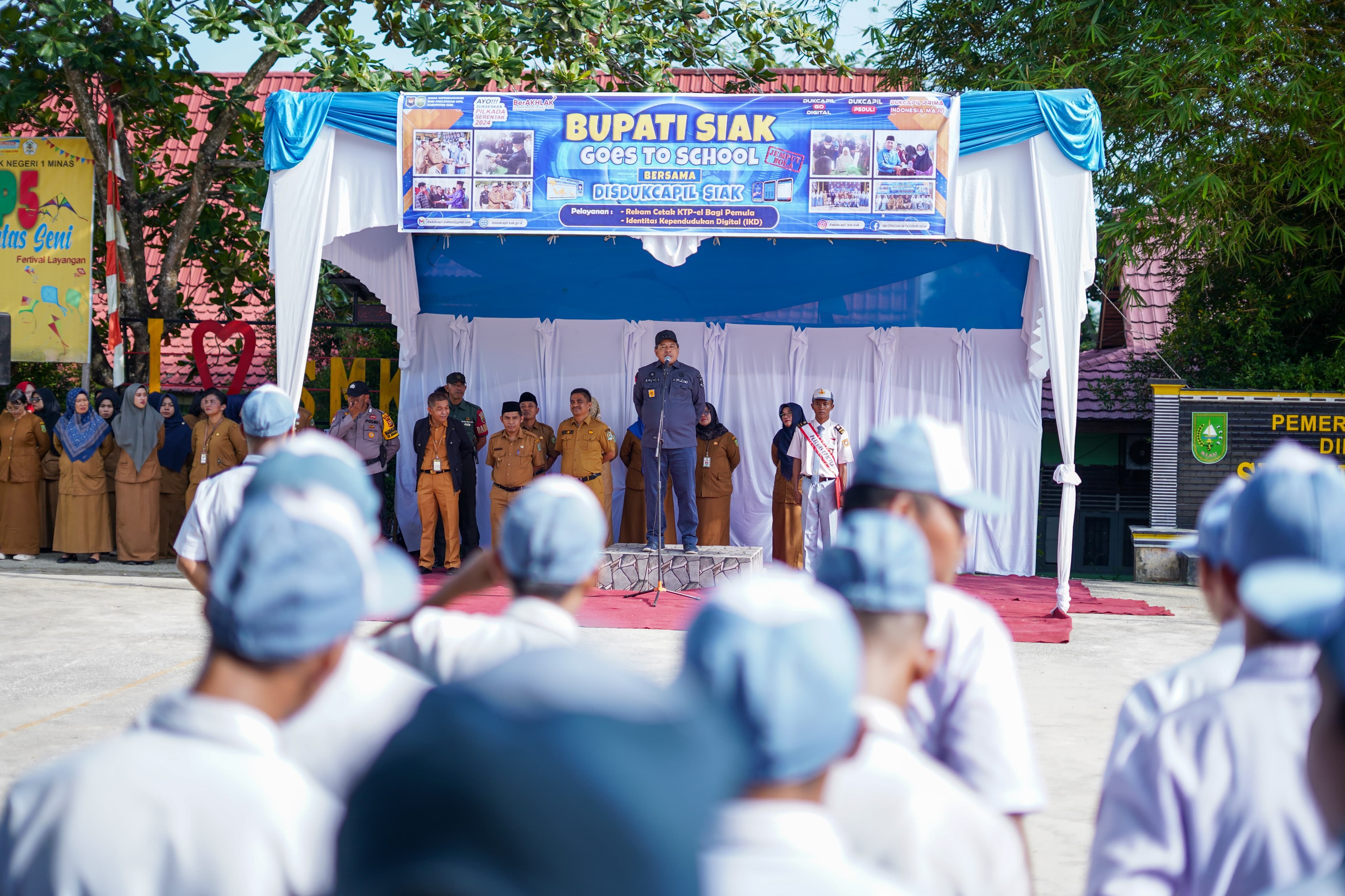 Gelar Bupati Goes To School di SMK 1 Minas, Ini Pesan Bupati Alfedri Bagi Pelajar