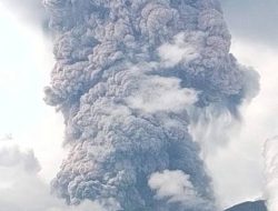 Gunung Marapi Sumbar Kembali Erupsi, Lontarkan Abu Vulkanik Hingga 2 Kilometer