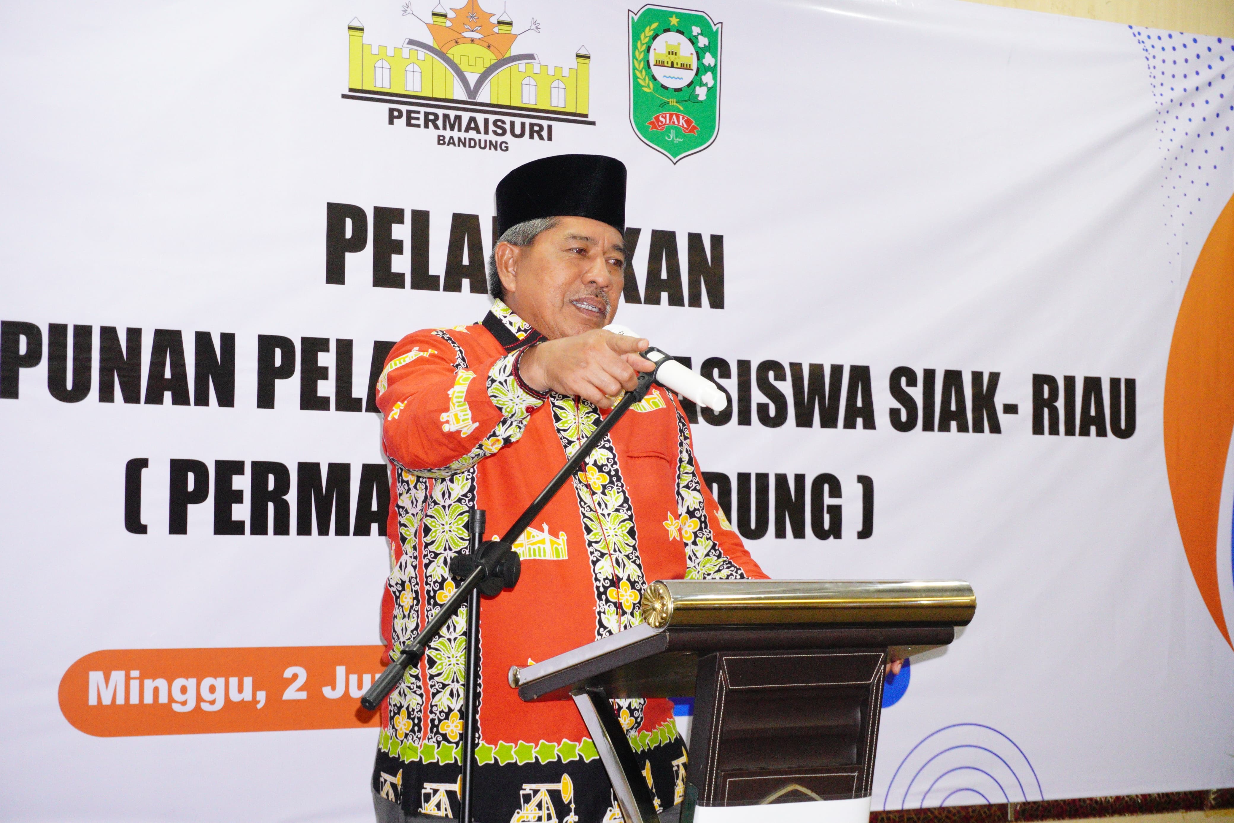 Alfedri Lantik Pengurus Permaisuri Bandung