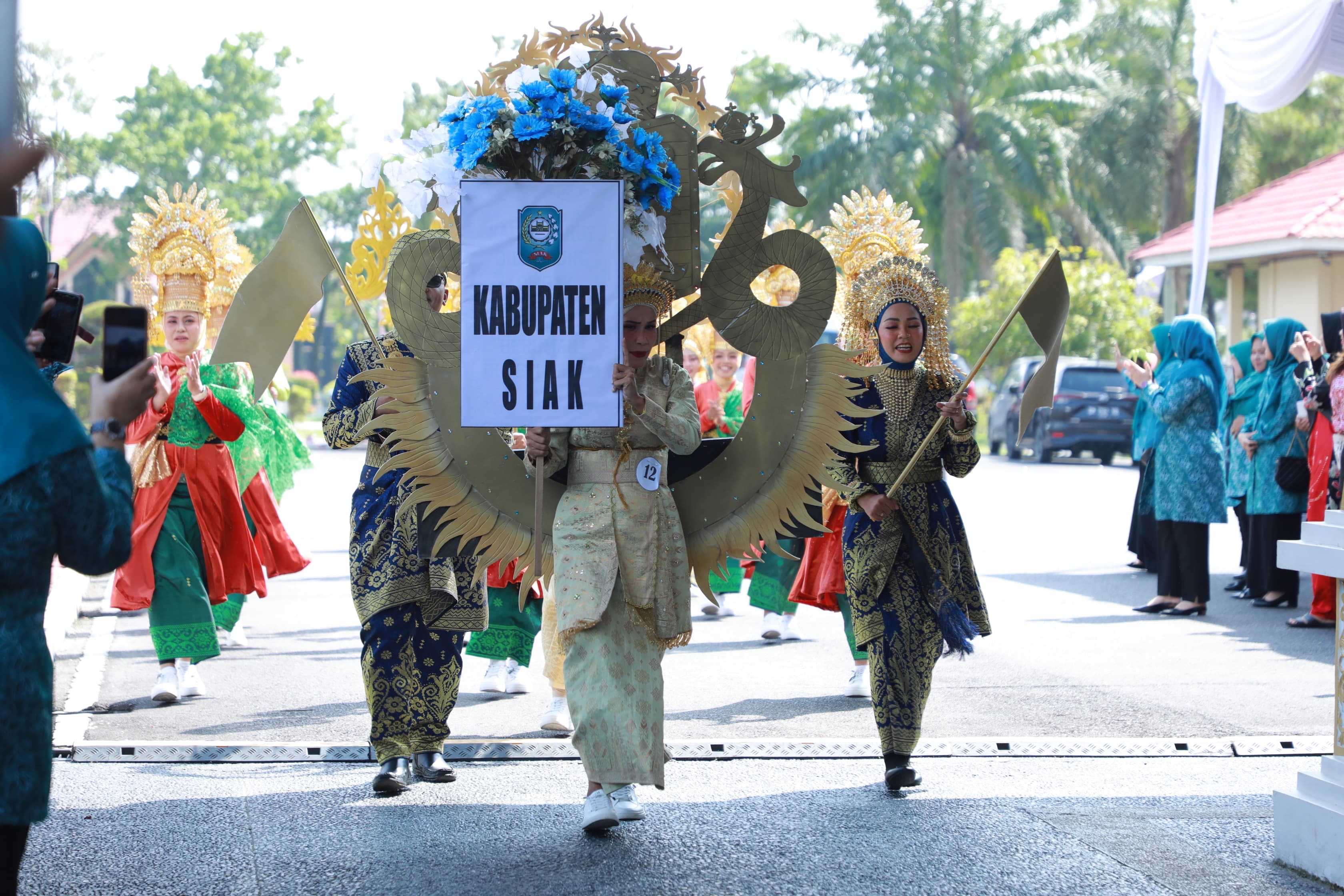 Hadiri Kegiatan HKG PKK Provinsi Riau, Rasidah Alfedri Usung Tema Siak The Truly Malay