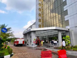 Gedung BRK Syariah Terbakar, Karyawan Berhamburan Keluar Selamatkan Diri