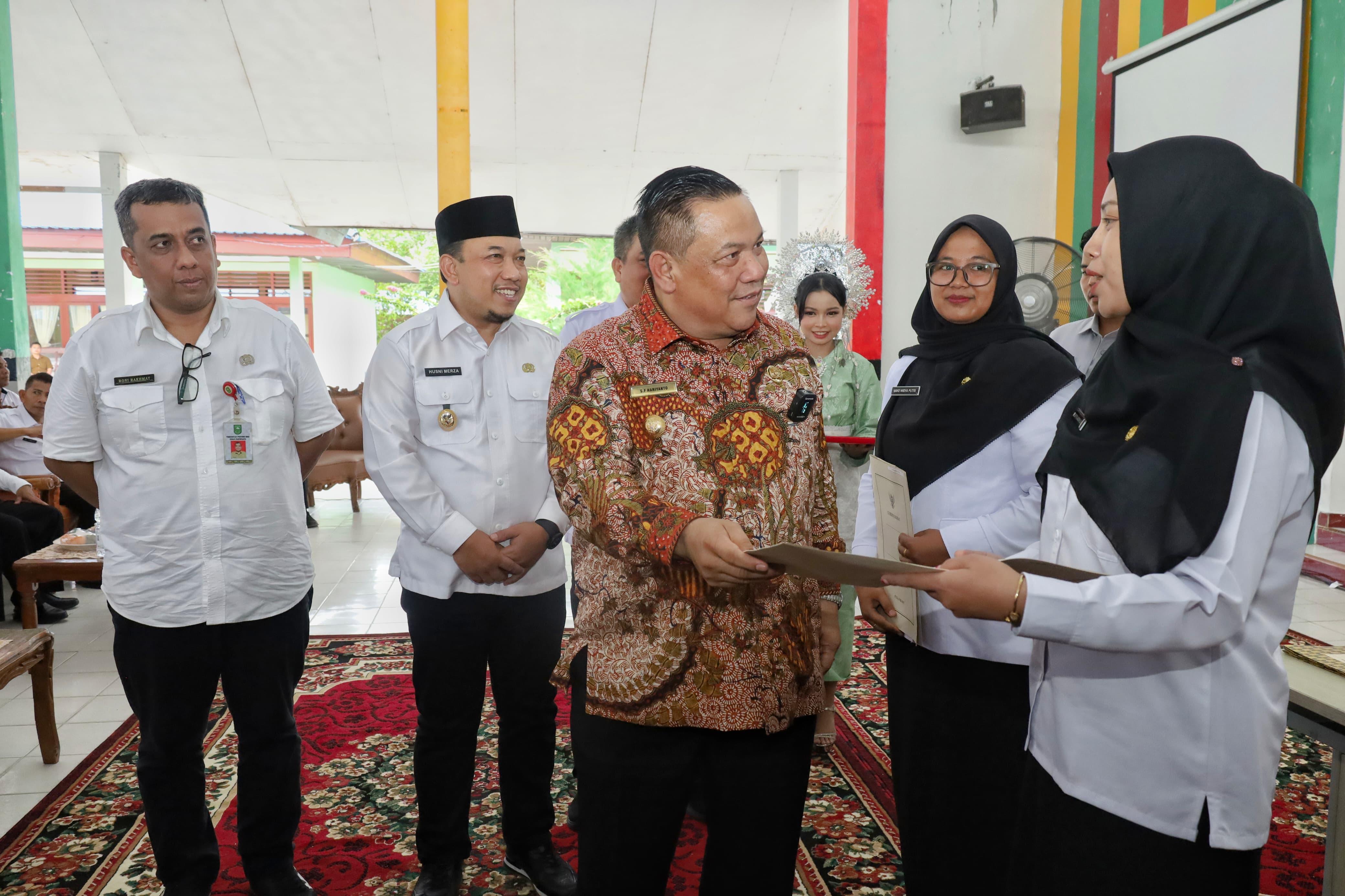 Setelah Penantian Panjang, Ratusan Guru SMA dan SLB di Siak Terima SK PPPK