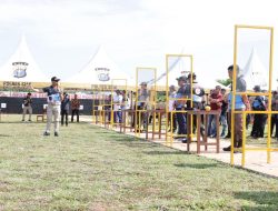 Wartawan di Siak Ikut Menembak Pada Open Tournament Polres Siak Cup