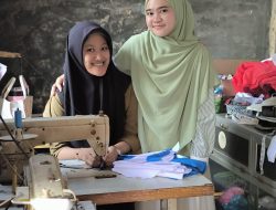 Istri Bupati Pelalawan Prima Nasaruddin Resmikan “Kampung Konveksi” Dukung Pelatihan Menjahit