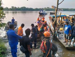 Hilang di Sungai Siak Saat Mengelas Kapal, Basarnas Temukan Rahmat Rianto Dalam Kondisi Tewas