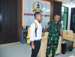 Diundang Danrem 161/Wira Sakti, Joni Pemanjat Tiang Bendera Bakal Jadi Prajurit TNI
