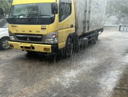 Hujan Deras Membasahi Negeri Istana Usai Pengundian Nomor Urut Calon Bupati Siak