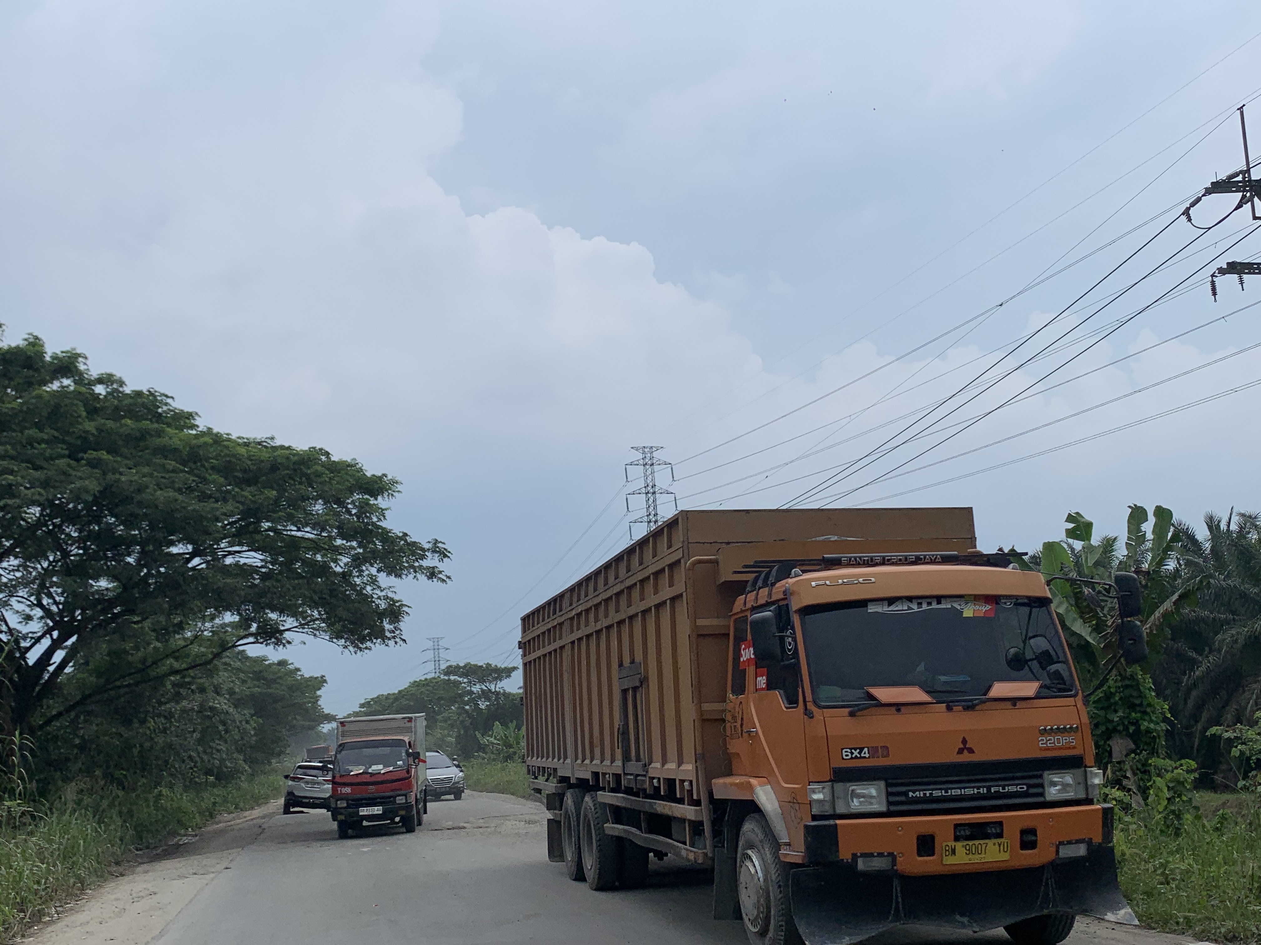Perusahaan Wajib Kucurkan Dana CSR, Kolaborasi dengan PUPR Riau Bangun Jalan Beton Ruas Jalan Provinsi di Siak