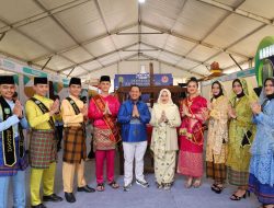 Stan Siak Pukau Pengunjung di JKPI 2024, Batik dan Produk Lokal Jadi Sorotan