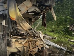 Kecelakaan di Tol Pekanbaru-Dumai, Bus Hantam Truk dari Belakang