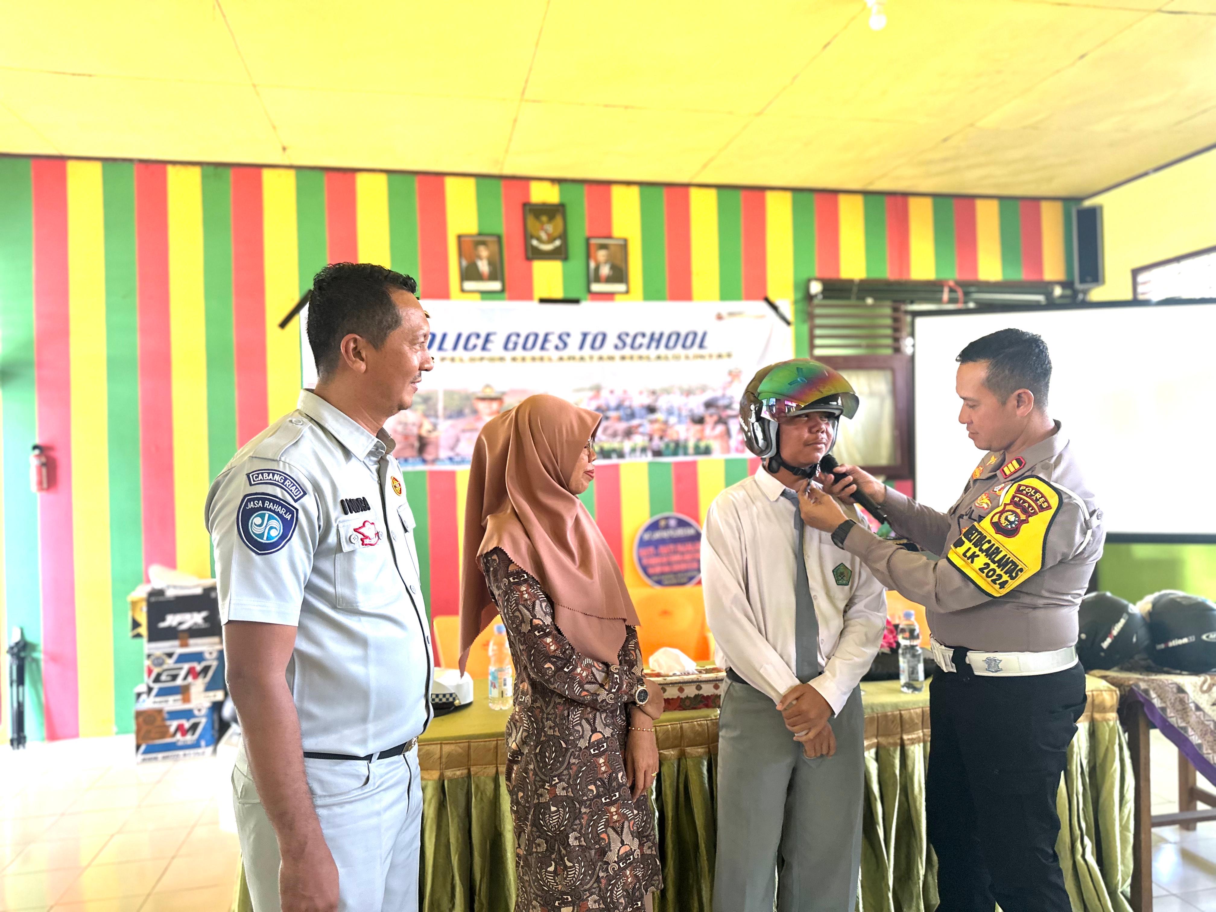 Satlantas dan Jasa Raharja Dorong Pelajar Siak Jadi Pelopor Pilkada Damai
