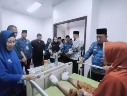 Hari Guru, Wabup Husni Merza Kunjungi Guru di RSUD Tengku Rafian