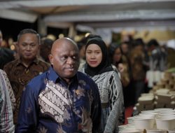 Pemkab Siak Terima Penghargaan Ke-10 dari Menteri Hukum dan HAM, Natius Figai