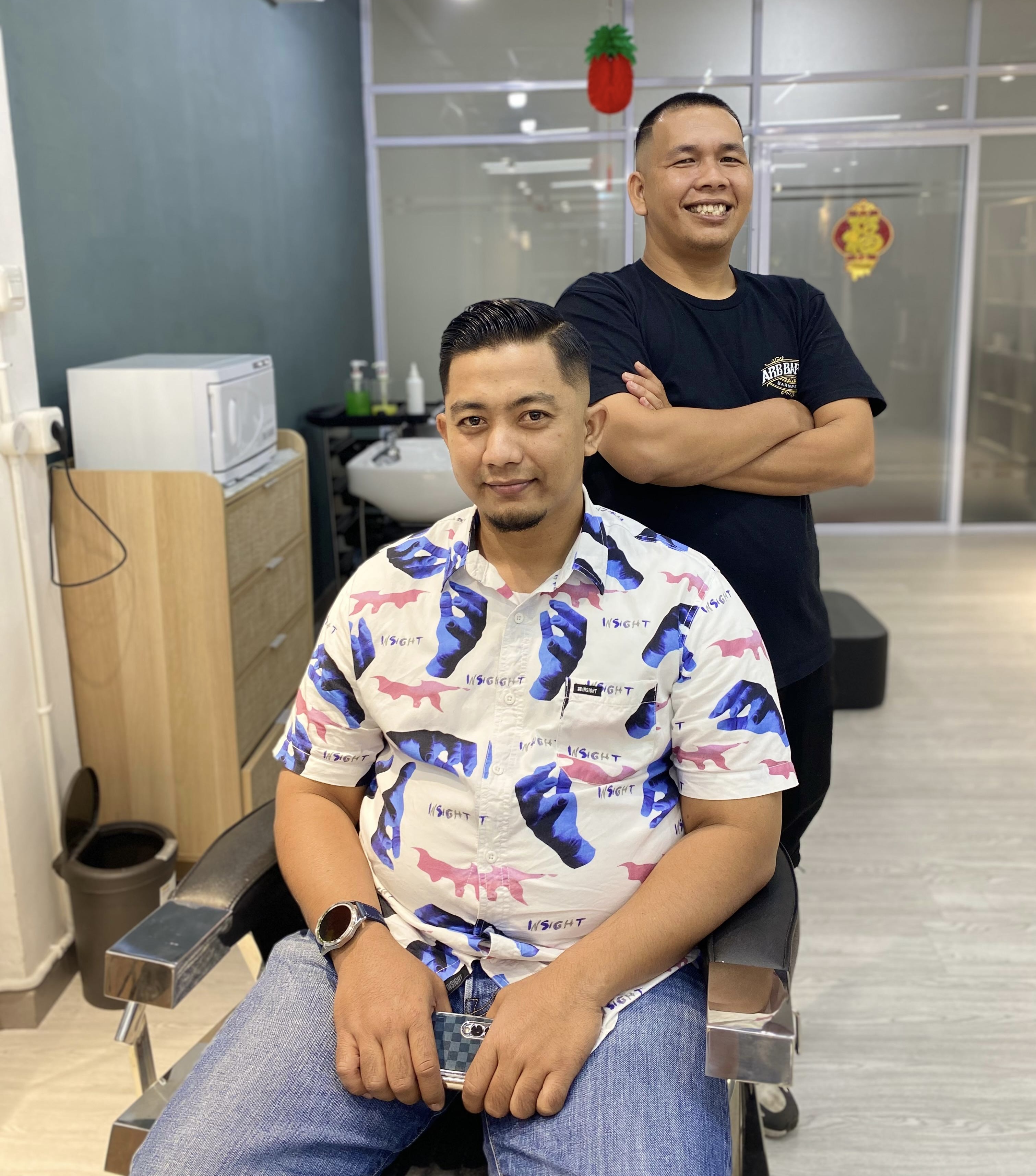 Pengusaha Muda Pekanbaru Puji Pelayanan ARB Barbershop, “Luar Biasa, Bro!”
