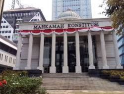 MK Tolak Gugatan Afrizal Sintong-Setiawan dalam Sengketa Pilkada Rohil