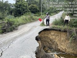 Jalan Lintas Perawang-Sei Mandau Longsor, Kendaraan Roda Empat Dilarang Melintas