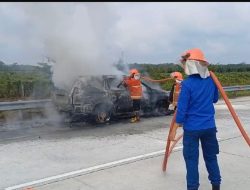 Mobil Pajero Terbakar di Tol Pekanbaru-Bangkinang, Pengemudi Selamat