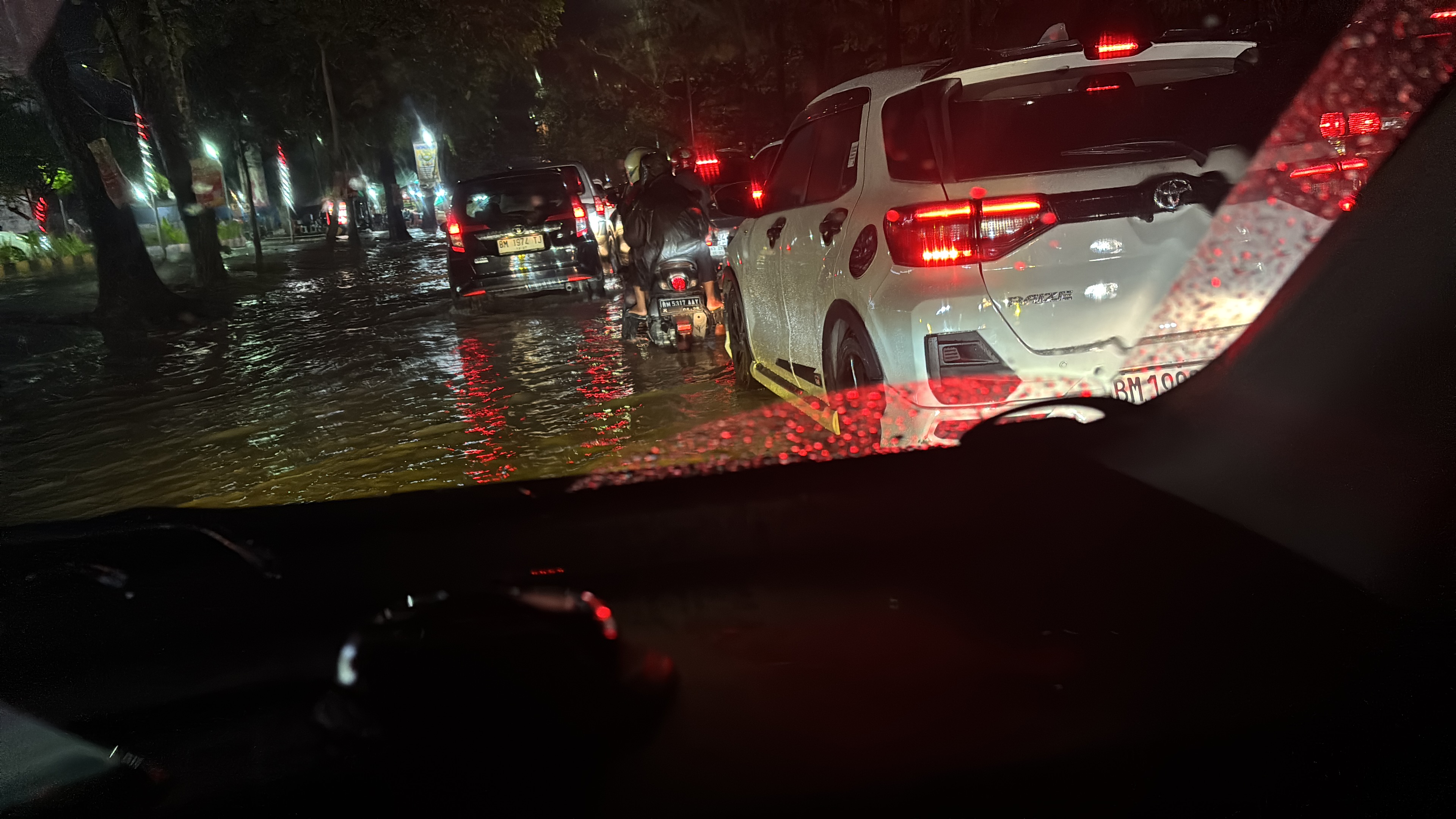 Atasi Banjir, Pemko Pekanbaru Terima Bantuan Mobil Penyedot Lumpur