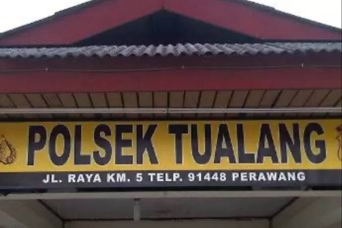 Kapolsek Tualang Tegaskan Komitmen Usut Dugaan Penimbunan BBM Subsidi Kapolsek Tualang Tegaskan Komitmen Usut Dugaan Penimbunan BBM Subsidi