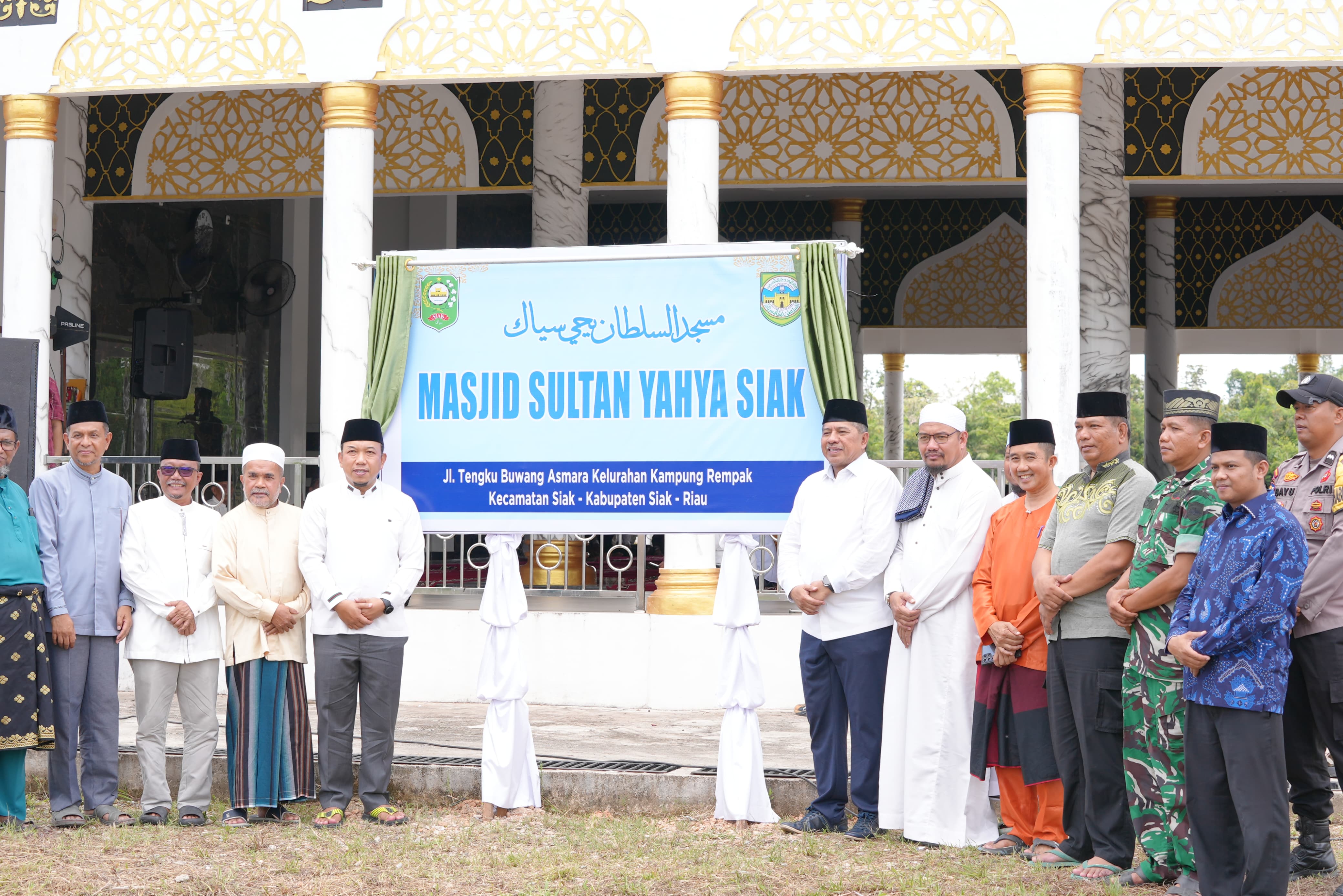Masjid Sultan Yahya Diresmikan, Bupati Siak Serukan Dukungan untuk Ponpes Darul Hadist