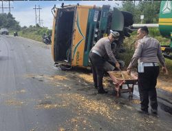 Truk Tangki Terguling di Minas, Polres Siak Gerak Cepat Atasi Tumpahan CPO dan Urai Kemacetan