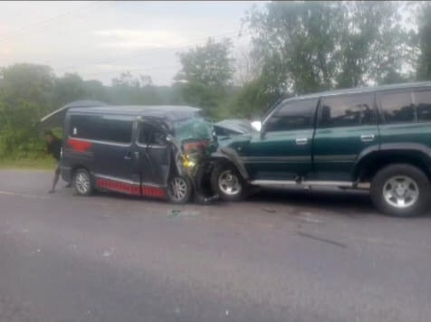 Ambulans Terlibat Kecelakaan di Jalintim, Sopir dan Pasien Tewas Ambulans Terlibat Kecelakaan di Jalintim, Sopir dan Pasien Tewas