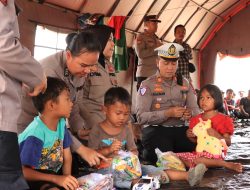 Polres Siak Hadir Pulihkan Psikologis Korban Kerusuhan PT. SSL,  Kaum Ibu dan Anak Kembali Tersenyum