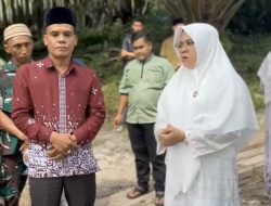 Stop Ilegal Logging, Bupati Afni Cari Solusi untuk Warga di Giam Siak Kecil