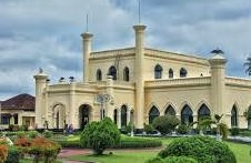 Atap Bocor, Dinding Mengelupas, Bupati Afni Angkat Bicara Tentang Kondisi Istana Siak