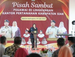 Tangis Bupati Afni Pecah Saat Ceritakan Jeritan Warga Soal Sengketa Lahan di Hadapan Kepala BPN Siak