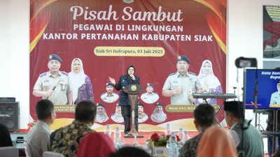 Tangis Bupati Afni Pecah Saat Ceritakan Jeritan Warga Soal Sengketa Lahan di Hadapan Kepala BPN Siak