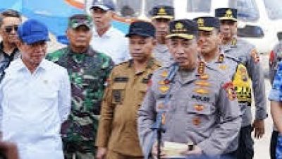 Kapolri dan Rombongan Tinjau Karhutla di Riau Via Udara