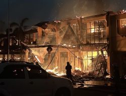 Gedung Disnaker Provinsi Riau di Jalan Pepaya Pekanbaru Terbakar, Kerugian Ditaksir Miliaran Rupiah