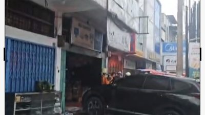Toko Max Computer di Jalan Nangka Terbakar