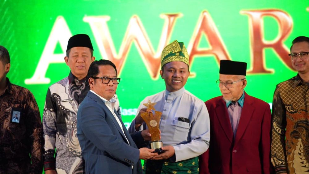 Raih Indeks Wakaf Tertinggi, Pemprov Riau Terima Penghargaan BWI Awards 2025 1 IMG 6084