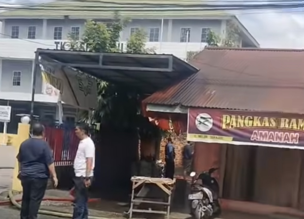 Kebakaran Rumah Kos di Sukajadi, Mahasiswi Selamat, Dugaan Sementara Akibat Korsleting Listrik