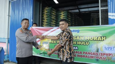 Polres Inhu Bersama Bulog Gelar Pasar Murah Beras Serentak Bersama Jajaran