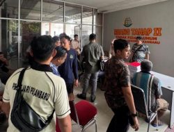Polda Riau Limpahkan 12 Tersangka Kerusuhan PT SSL ke JPU, Sidang Digelar di PN Pekanbaru