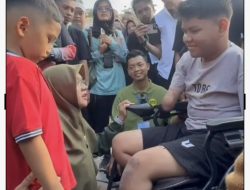 Bupati Afni Inspirasi Riyan Pemuda Disabilitas Saat Car Free Day Tualang