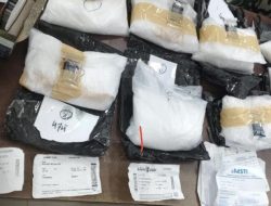 Avsec Bandara SSQ II Pekanbaru Gagalkan Penyelundupan 4,1 Kg Sabu, Pria Asal Aceh Diamankan