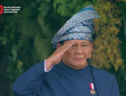 Presiden Prabowo Kenakan Tanjak Melayu Riau pada Upacara HUT RI ke-80 di Istana Merdeka
