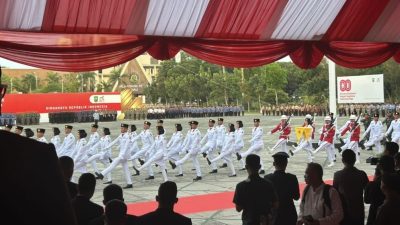 Khidmatnya Penurunan Bendera HUT ke-80 RI di Riau, Pacu Jalur Jadi Simbol Kebanggaan