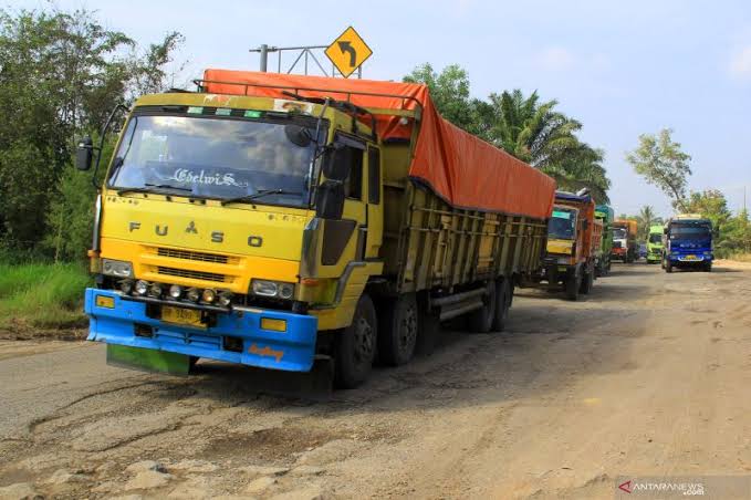 Demi Kelancaran Pacu Jalur, Kuansing Tertibkan Lalu Lintas Truk Berat