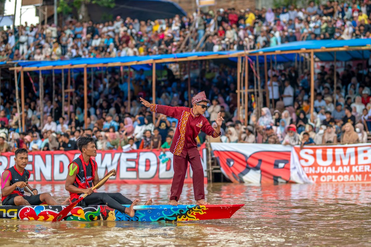 Tradisi Pacu Jalur Kuantan Singingi Genap 125 Tahun, Bupati Sampaikan Ini Tradisi Pacu Jalur Kuantan Singingi Genap 125 Tahun, Bupati Sampaikan Ini