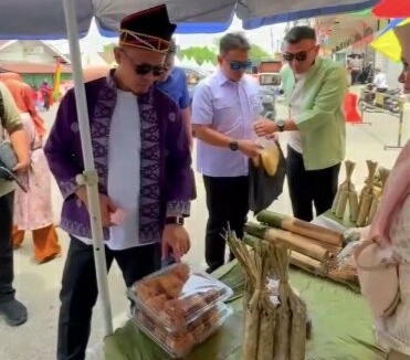 Lomang dan Gelamai Jajanan Tradisional Kuansing Jadi Incaran Wisatawan di Festival Pacu Jalur 2025