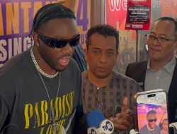 Melly Mike Disambut Hangat di Pekanbaru, Meriahkan Festival Pacu Jalur Nasional 2025