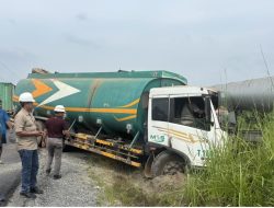 Kecelakaan Tunggal Truk Tangki CPO di Lintas Perawang–Siak, Pipa Minyak BOB Dipastikan  Aman