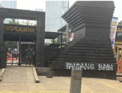 Kericuhan Aksi Massa di Jakarta, Sejumlah Fasilitas Umum dan Pos Polisi Dibakar